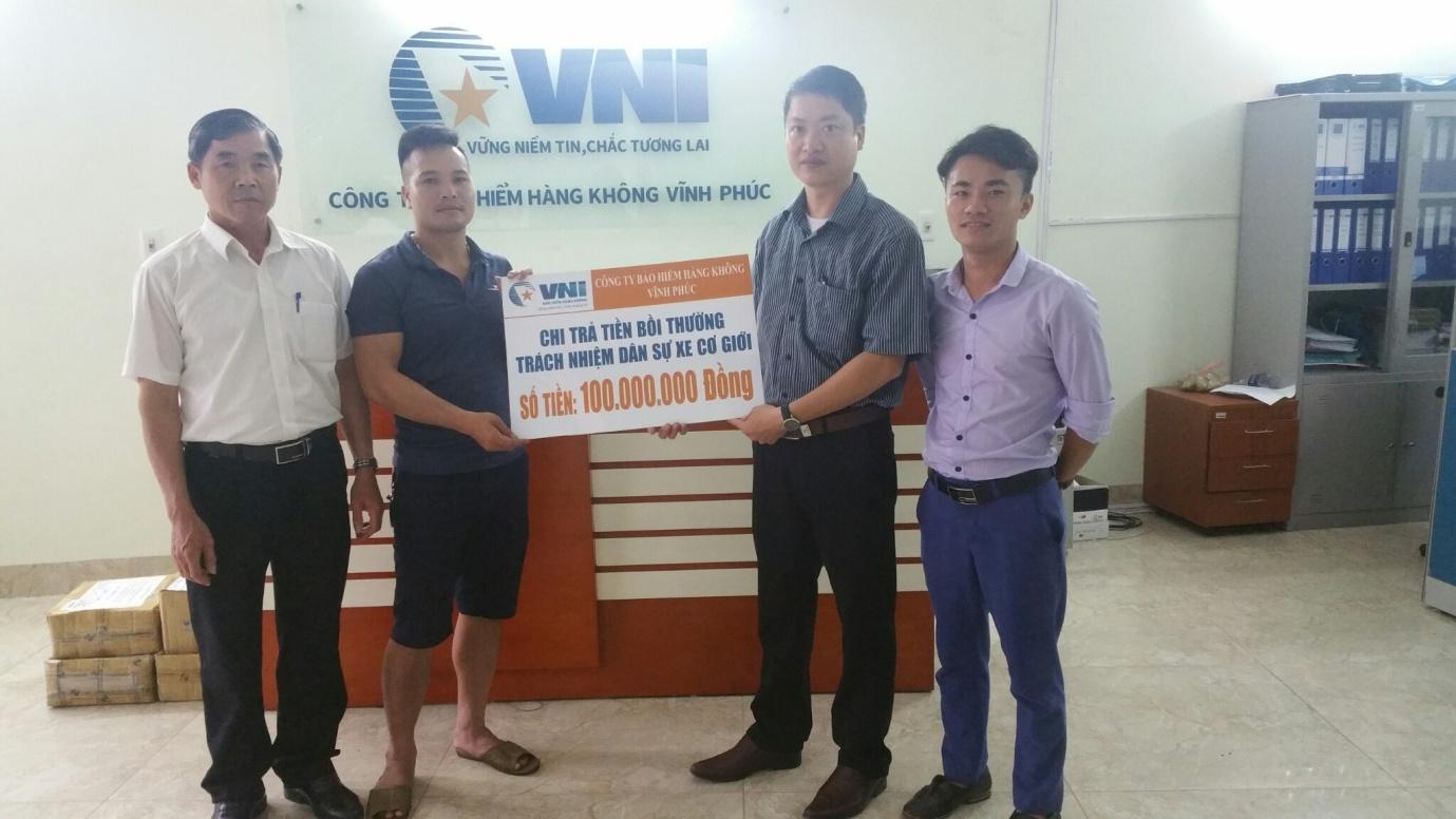 VNI Vĩnh Phúc trao tiền bồi thường trong vụ tai nạn xảy ra tại Chương Mỹ, Hà Nội